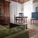 Oianthis House