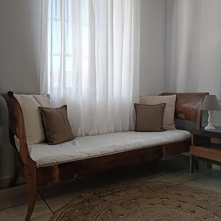 Oianthis House *