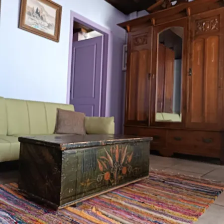 Oianthis House Apartment *