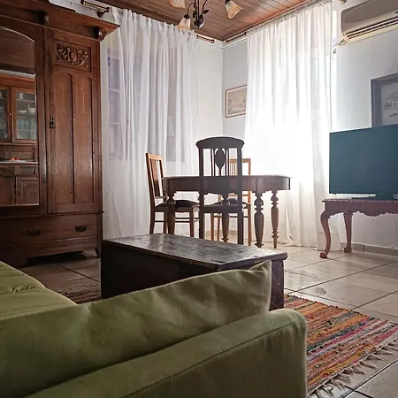 Oianthis House